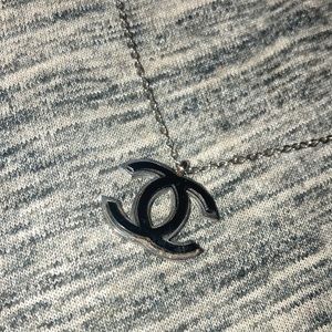 Chanel CC necklace silver black enamel classic